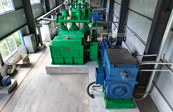 三缸隔膜泵工作原理